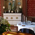 Chateau De Paterne 4*