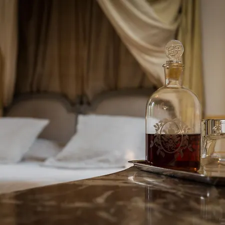 Chateau De Paterne 4*