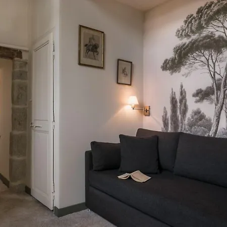 Chateau De Paterne 4*