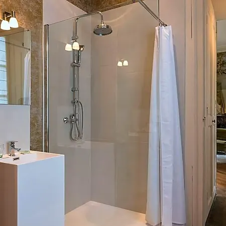 Château De Paterne 4*