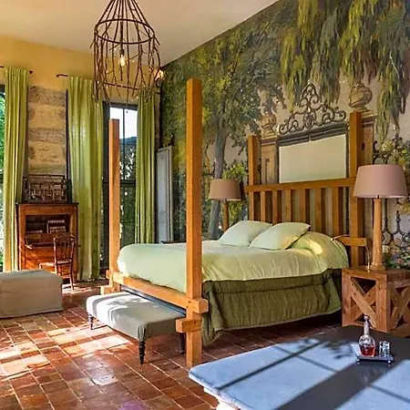 Château De Paterne 4*