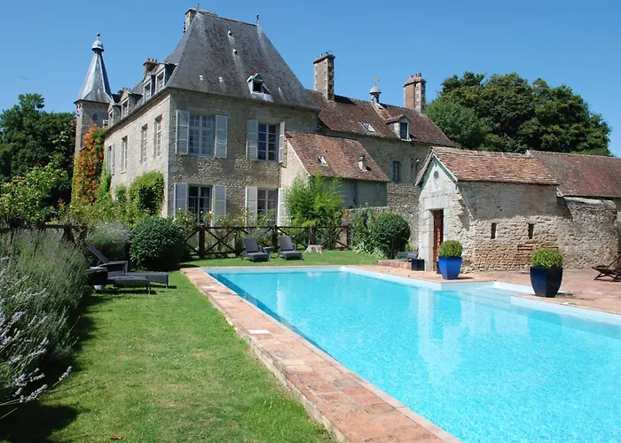 Chateau De Paterne 4*