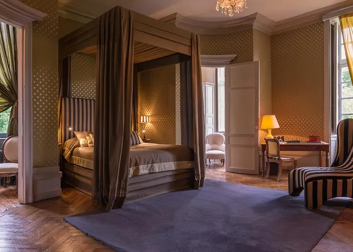 Chateau De Paterne 4*